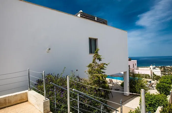 Esprit 26 Latchi Vila