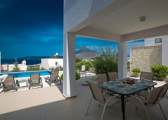 Esprit 26 Latchi Vila